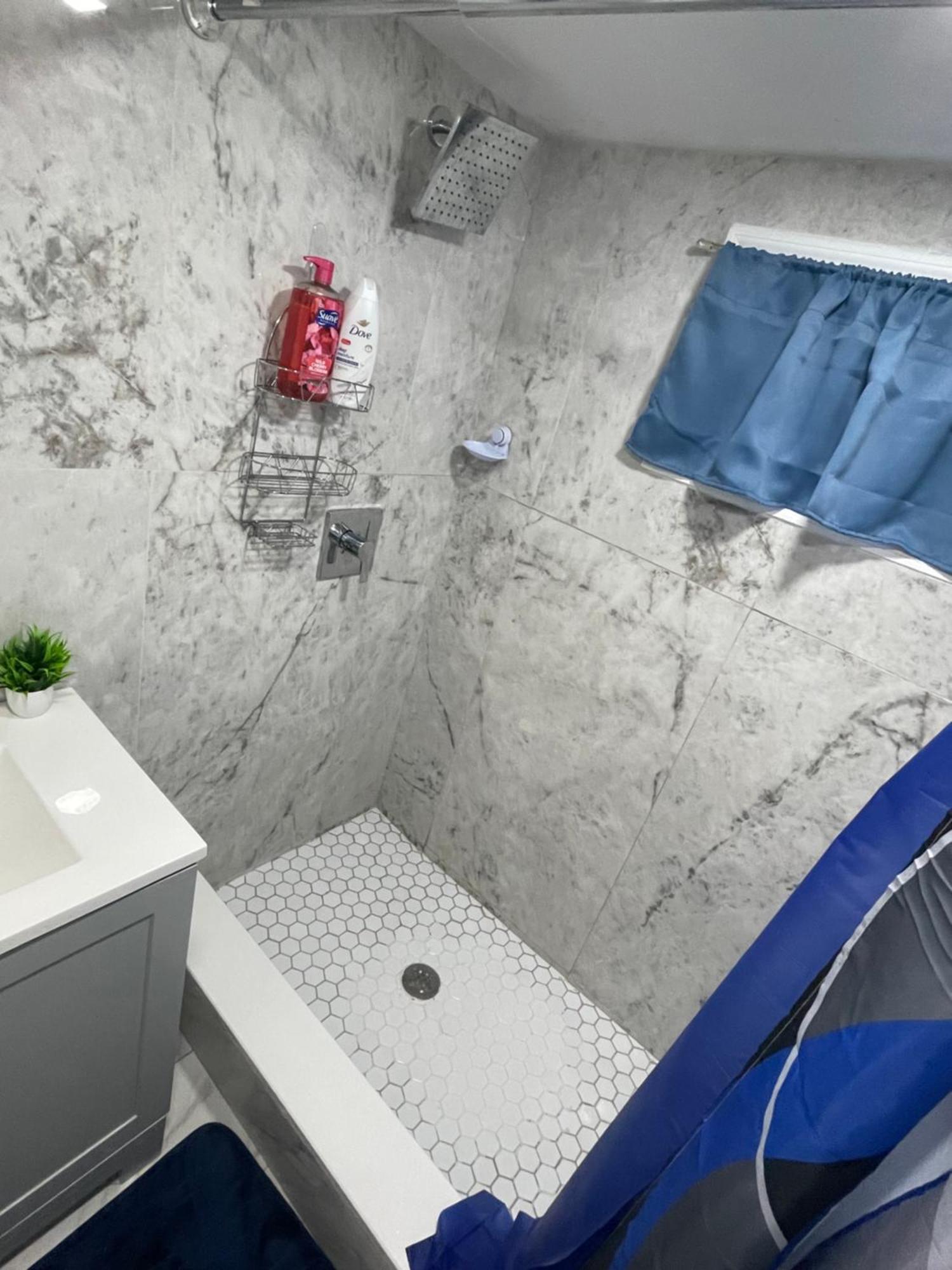 A Unique Beautiful Home Elmont 외부 사진